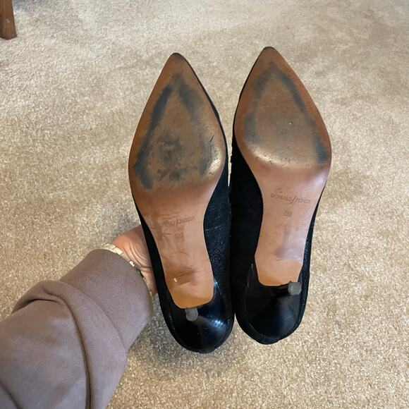 Donald Pliner Flynn Distressed Black Metallic Heels SZ 8 Pointed Toe Classic EUC - Picture 5 of 9